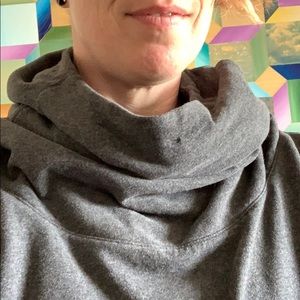 Rare cowl neck Lululemon pullover hoody size 8